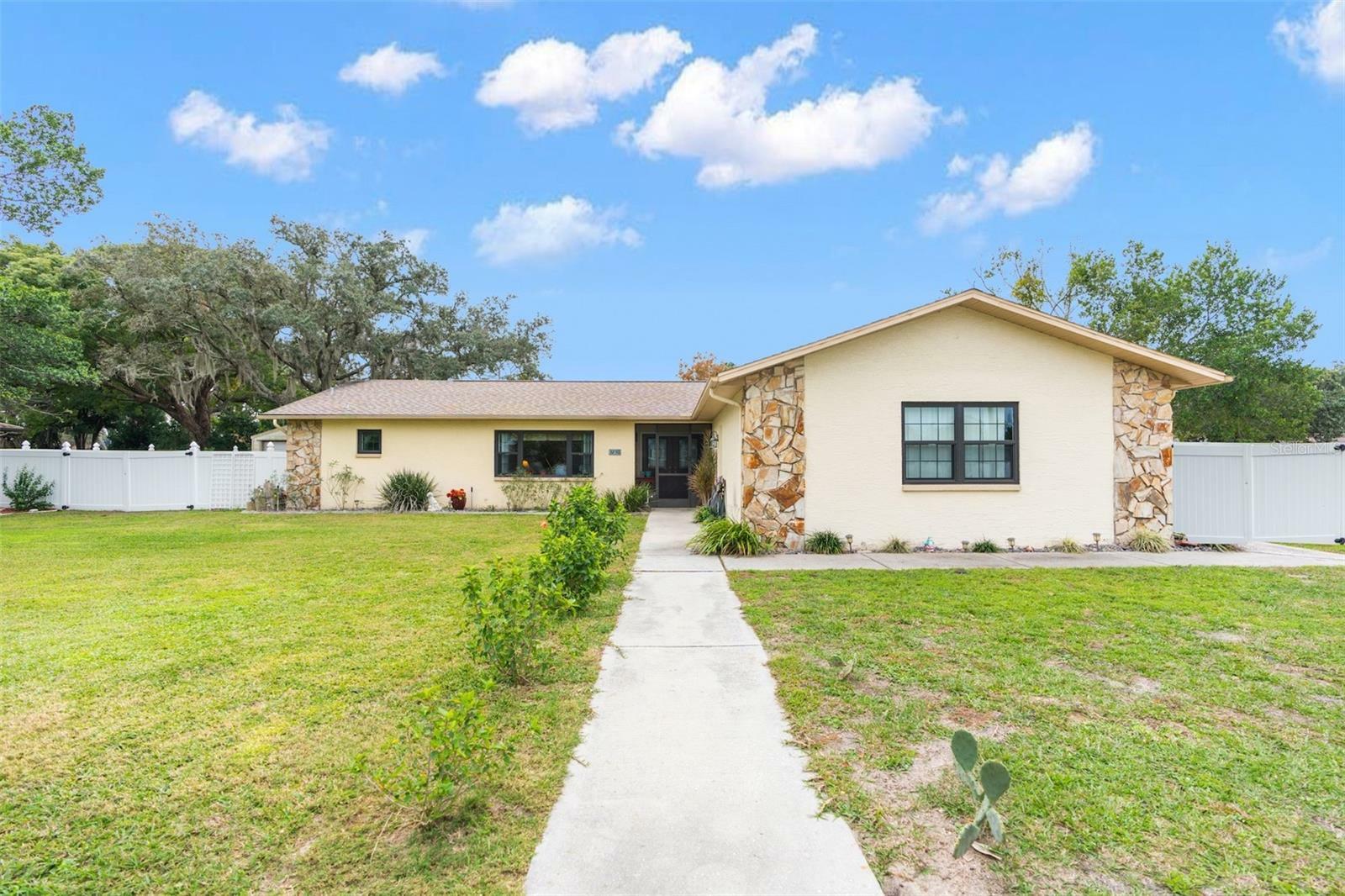 Property Photo:  3230 Coronet Court  FL 34609 