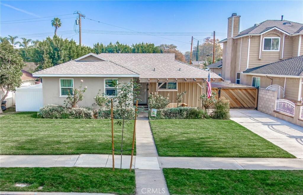 Property Photo:  112 S Vermont Avenue  CA 92833 