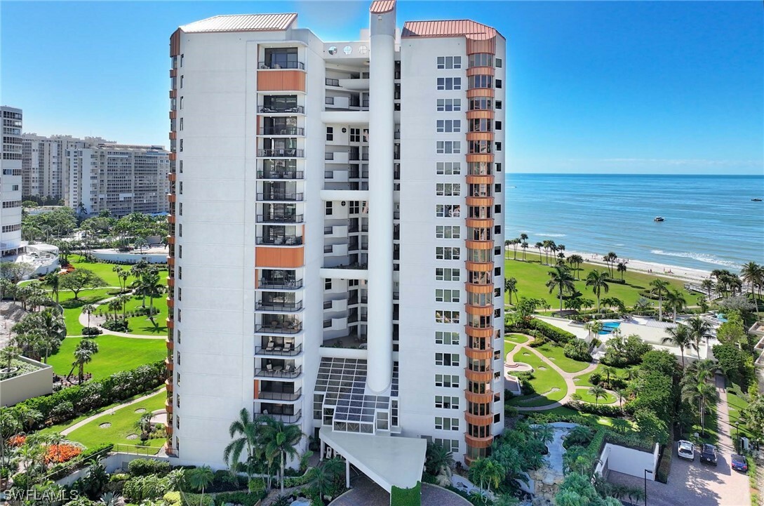 Property Photo:  4251 Gulf Shore Blvd N Boulevard N 8C  FL 34103 