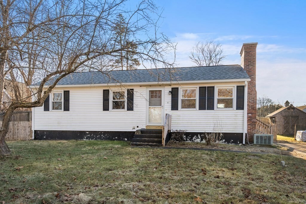 Property Photo:  4 Meadow Lane  MA 01069 