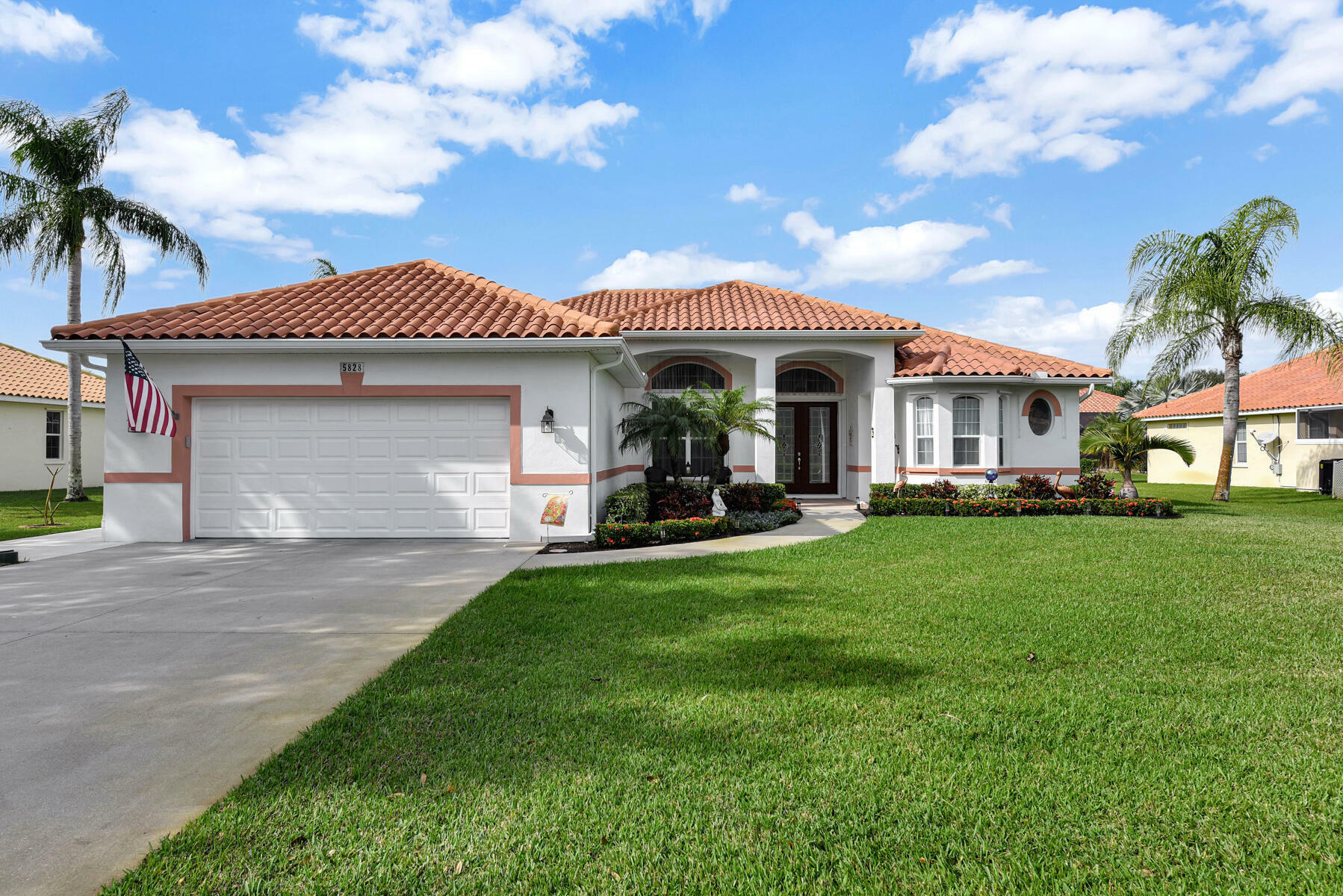 Property Photo:  5828 Pine Ridge Circle  FL 32967 