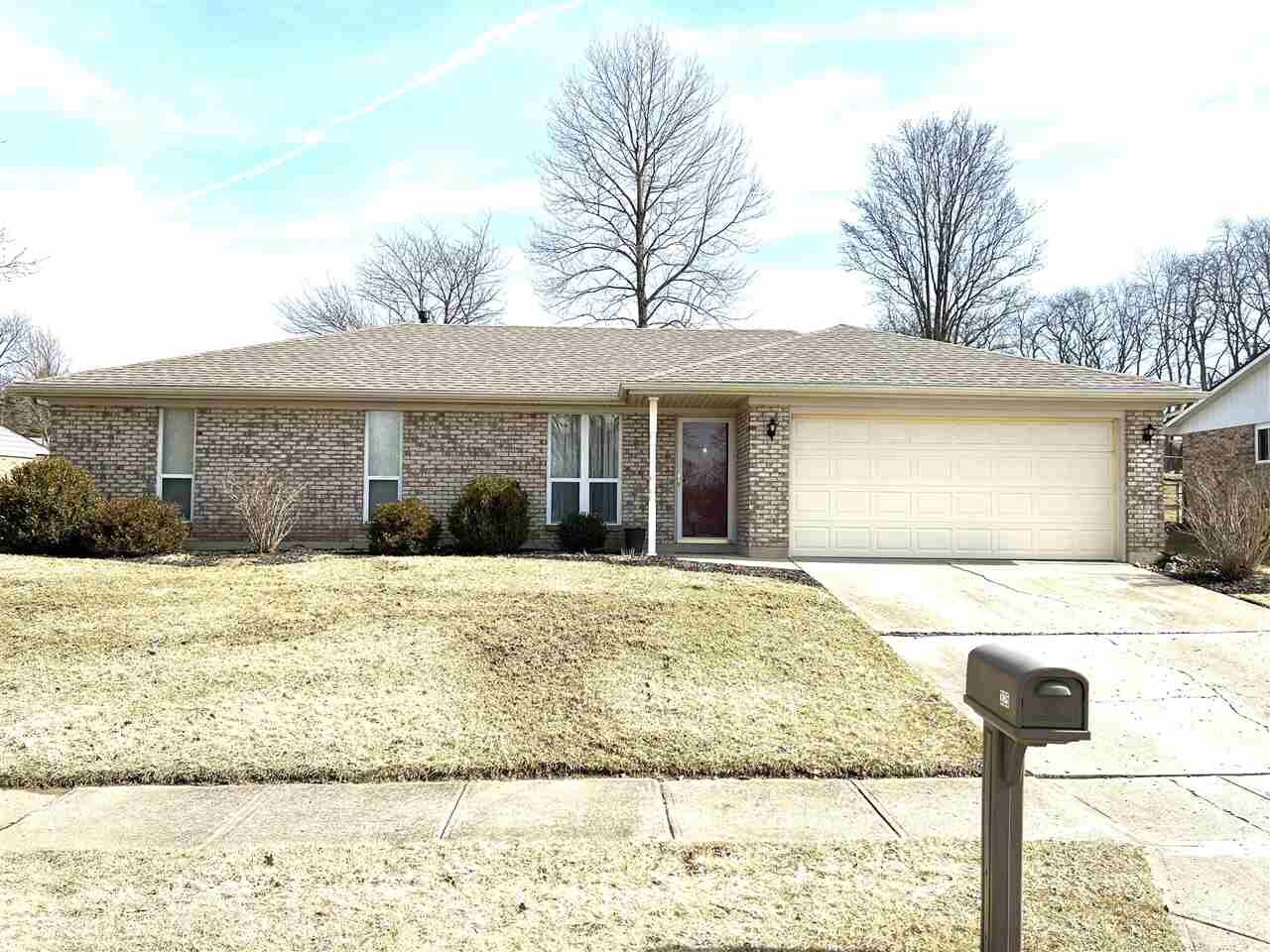 Property Photo:  325 Cedar Cliff Road  IN 47374 