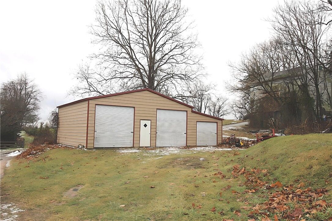 Property Photo: 937 Old National Pike PA 15417
