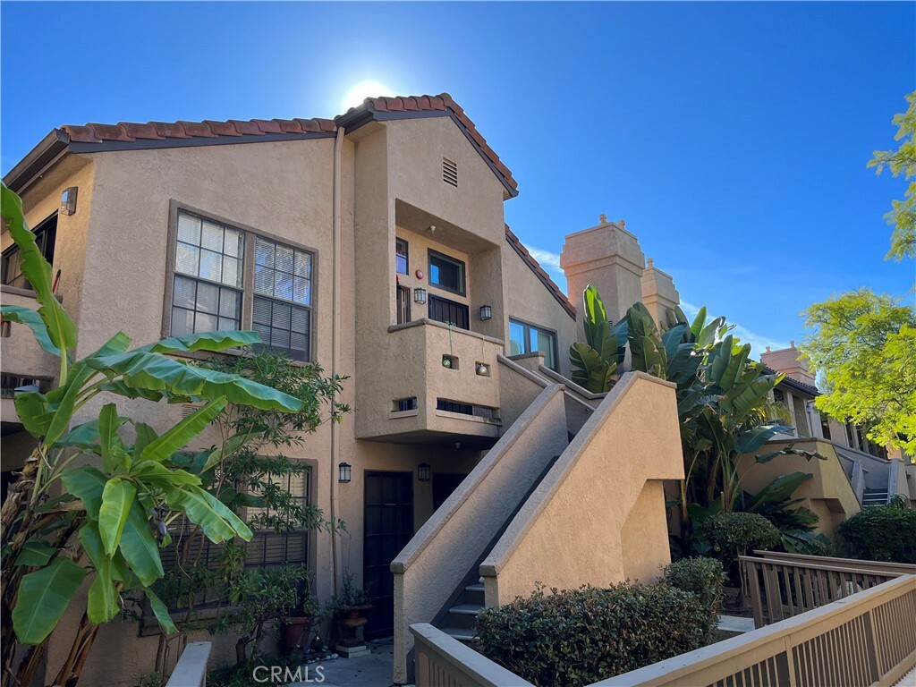 Property Photo: 1062 Calle Del Cerro 1220 CA 92672