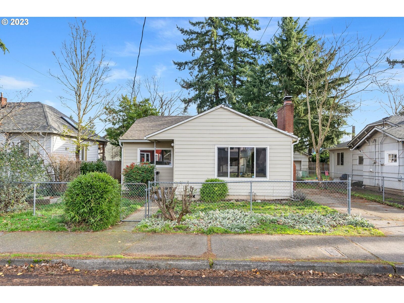 Property Photo: 7314 SE 60th Ave OR 97206