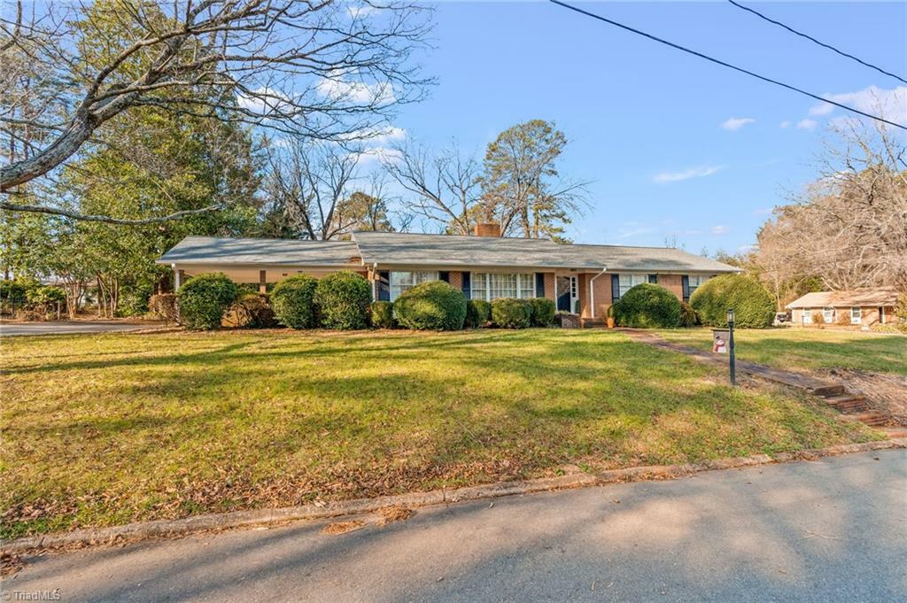 Property Photo:  800 Kildee Drive  NC 27292 