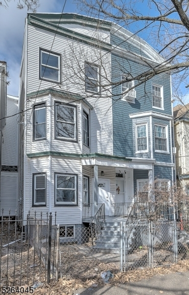 Property Photo:  77 S 10th St 1/2  NJ 07107 