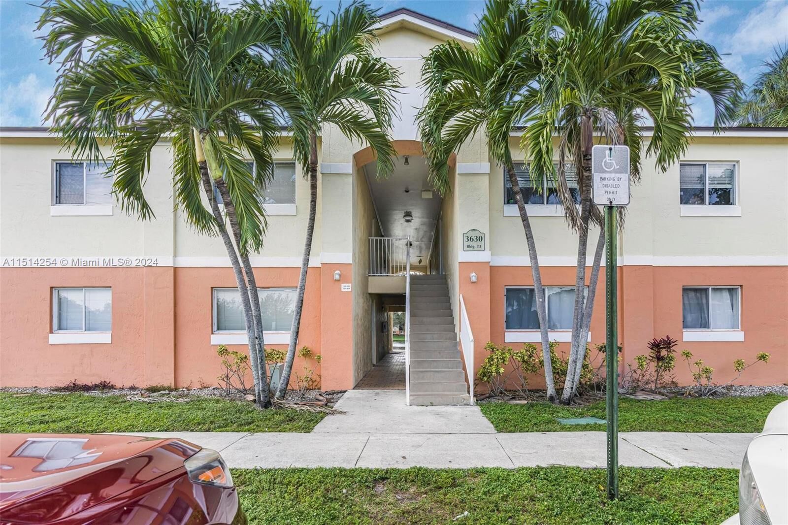 Property Photo: 3630 N 56th Ave 303 FL 33021