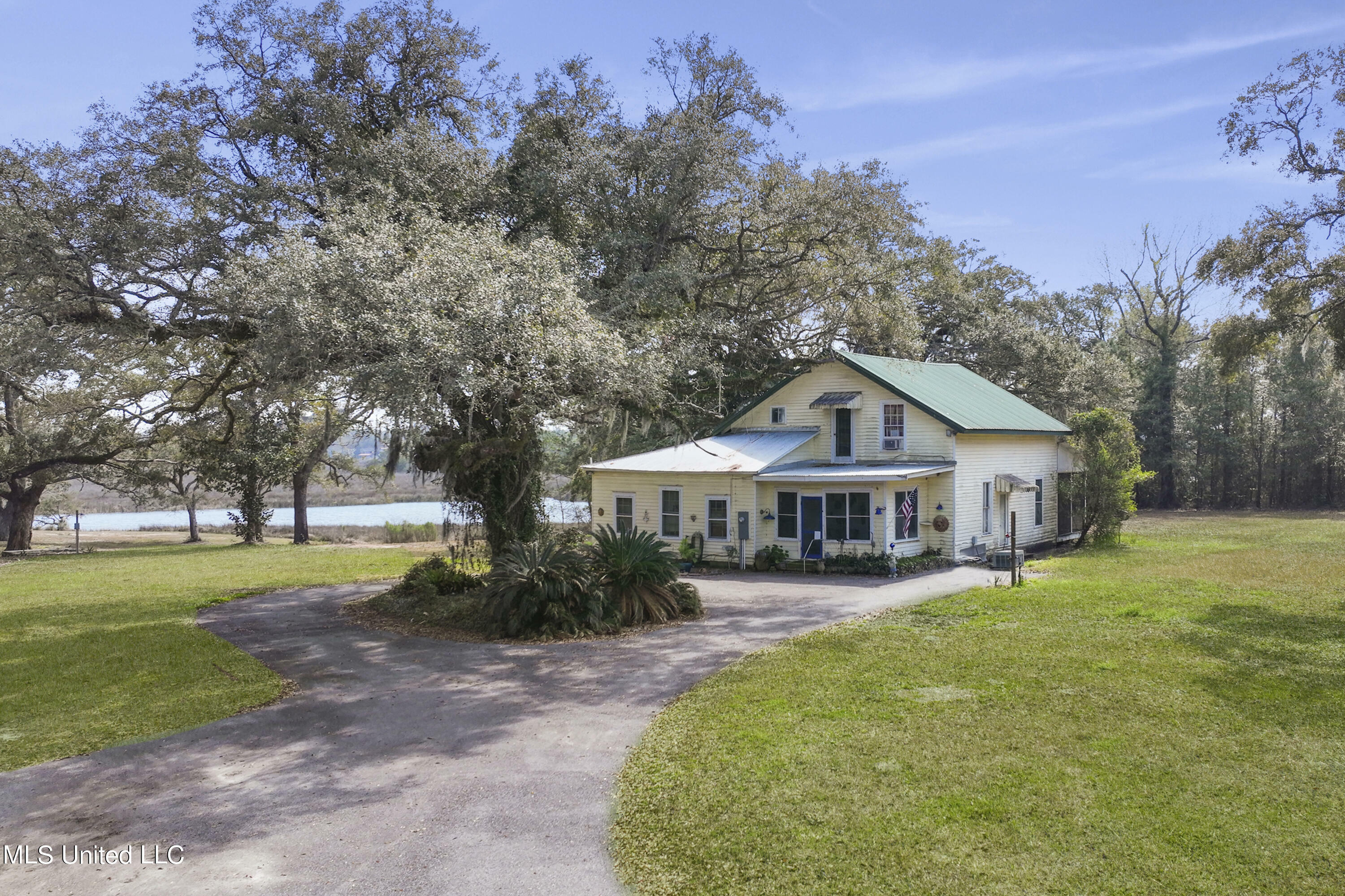 Property Photo:  3608 Knapp Road  MS 39564 