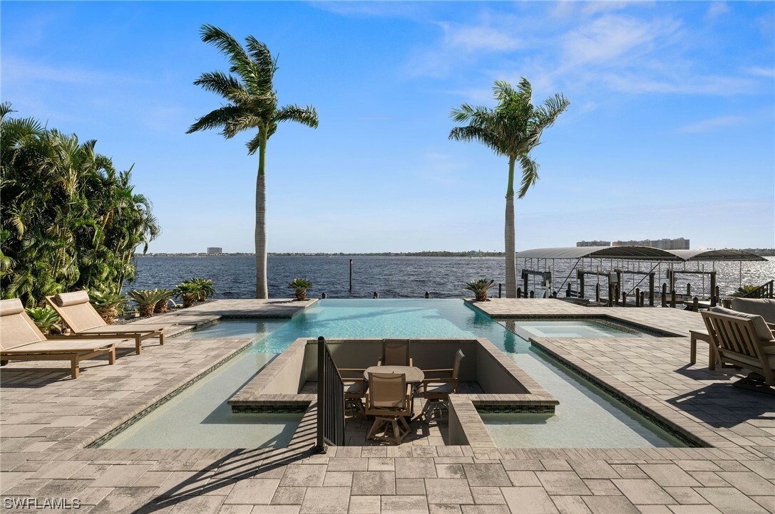 Property Photo:  5769 Riverside Drive  FL 33904 