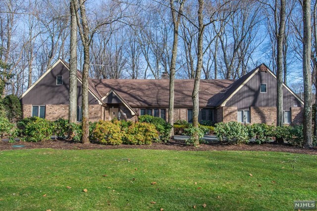 Property Photo:  877 High Mountain Road  NJ 07417 
