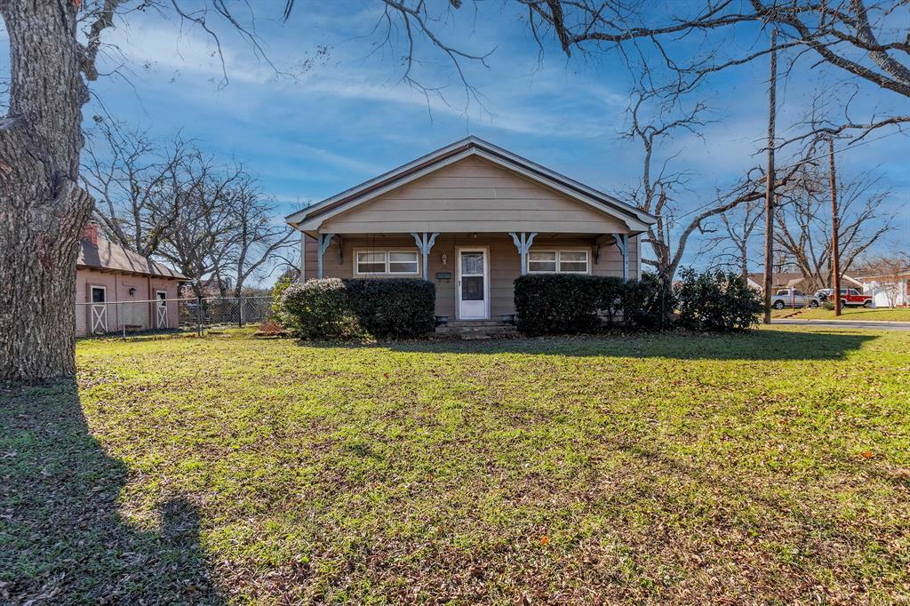 Property Photo: 1111 N Douglas - Lot 1 Avenue TX 76033
