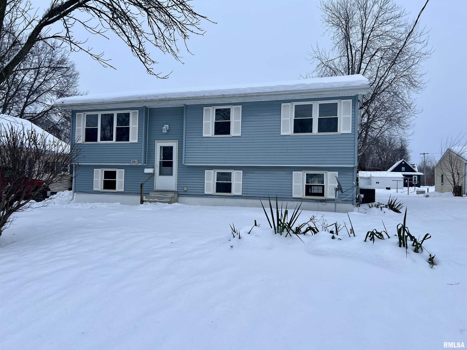 Property Photo:  903 N Main Street  IL 61410 