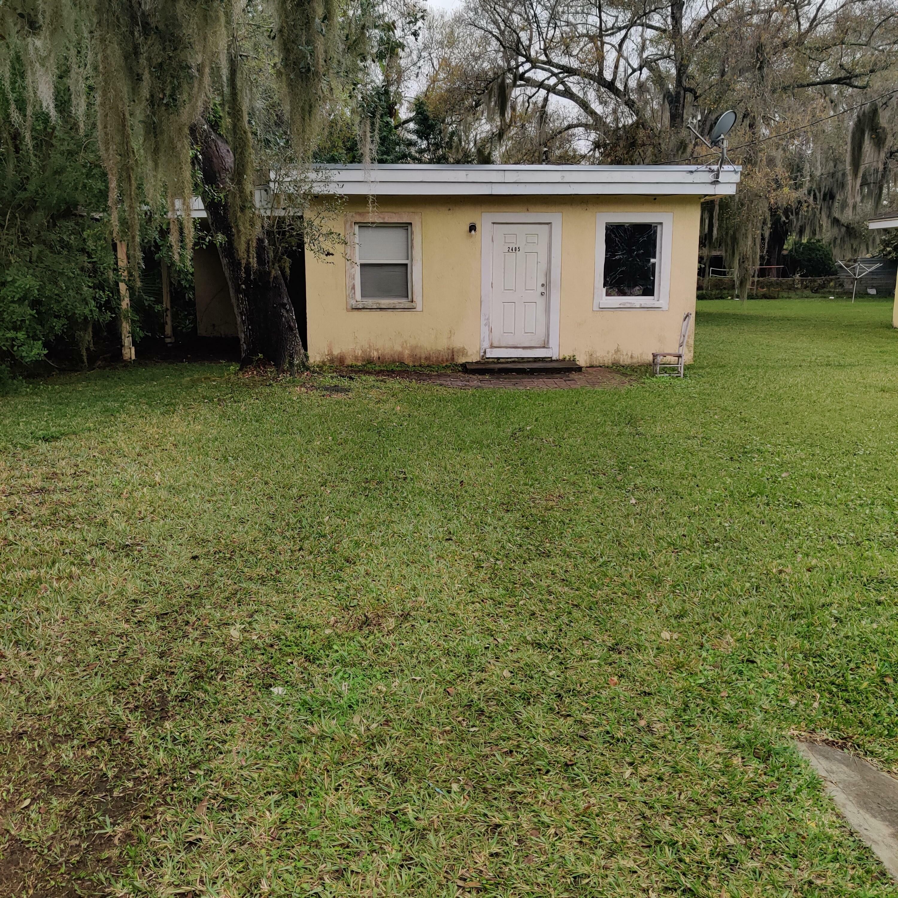 Property Photo:  2405 S 38th Street  FL 34981 