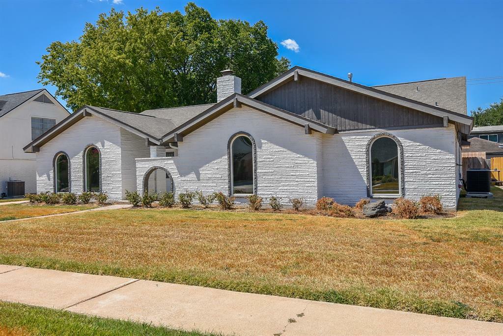 Property Photo: 7610 Braes Meadow Drive TX 77071