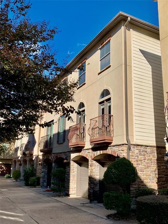 Property Photo:  542 Bomar Street  TX 77006 