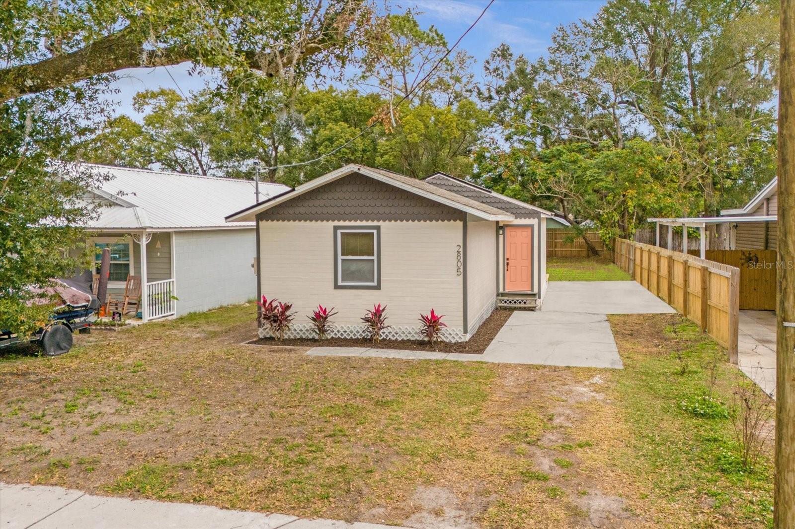 Property Photo: 2805 Mayer Street FL 32806