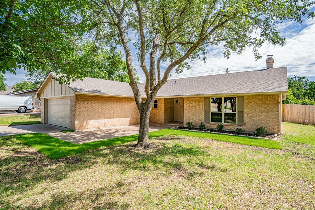 5327 Mission Circle  Granbury TX 76049 photo