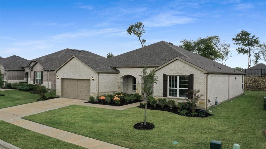 Property Photo: 309 Rolling Water Drive TX 75071