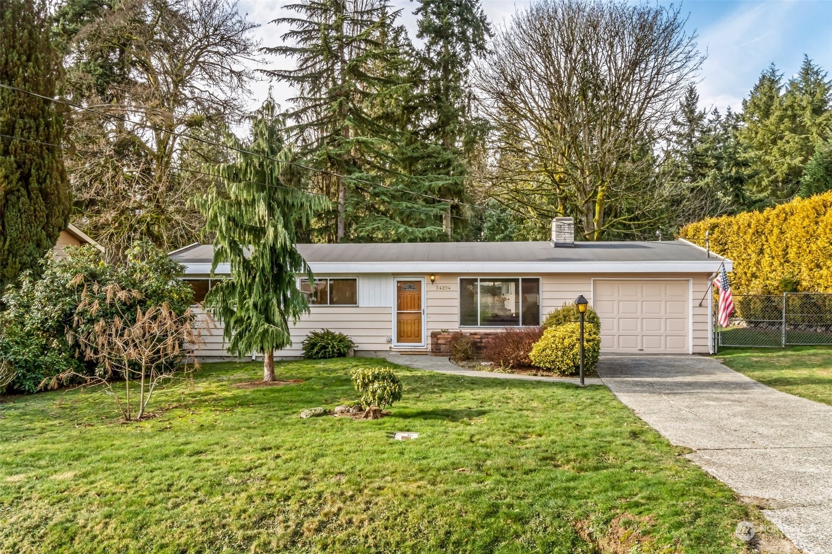 Property Photo:  24204 2nd Place W  WA 98021 