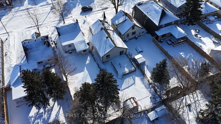 Property Photo:  86 Langarth St W  ON N6J 1P4 