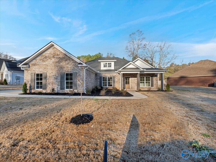 Property Photo:  152 Santa Maria Drive  AL 35811 