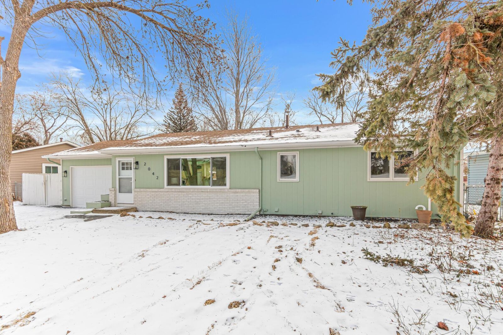 Property Photo:  2042 Flint Lane  MN 55122 