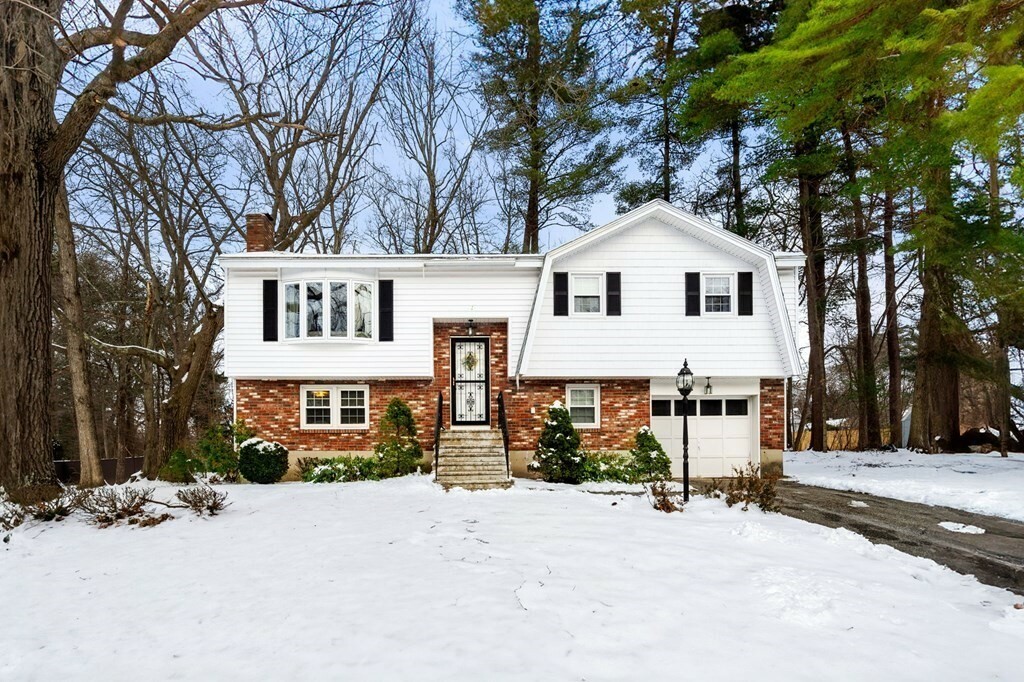 Property Photo: 41 Freeport Dr MA 01803