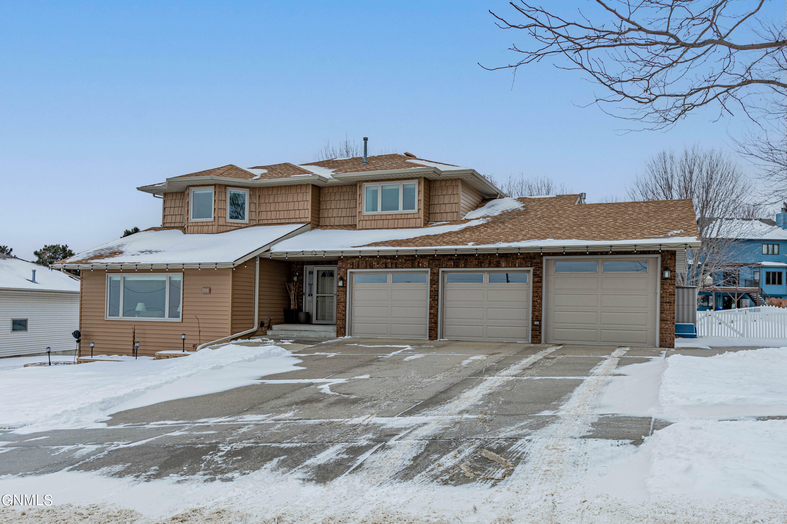 Property Photo:  2920 Ithica Drive  ND 58503 