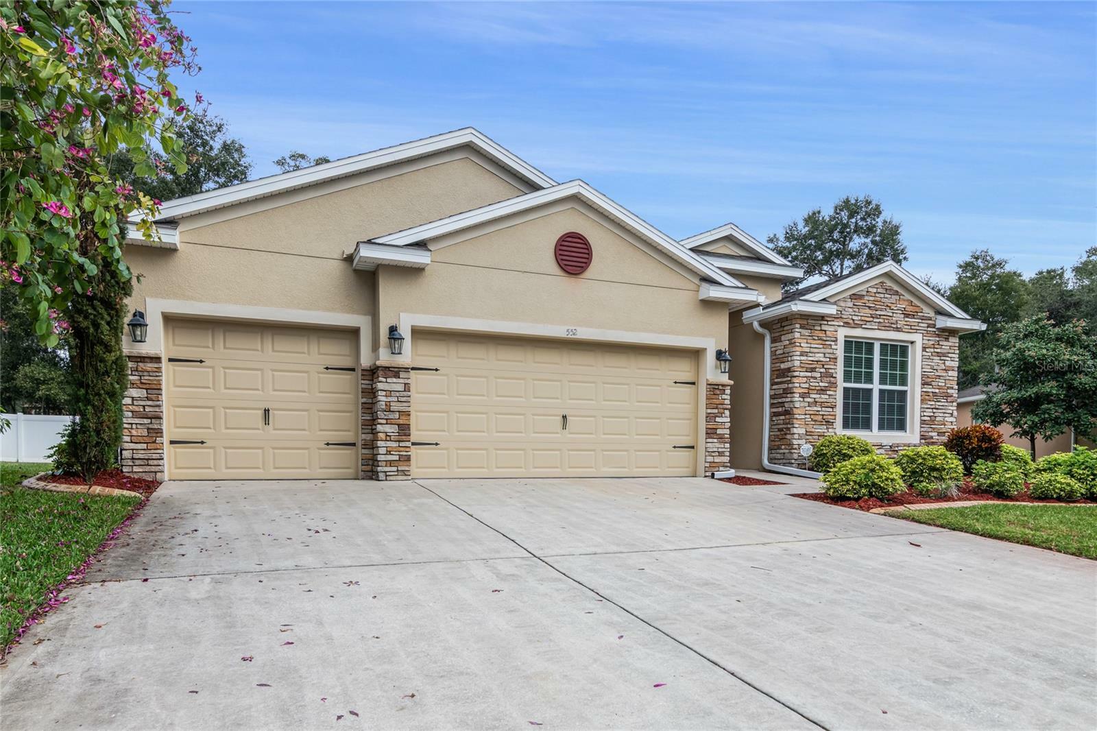 Property Photo:  552 Morgan Wood Drive  FL 32724 