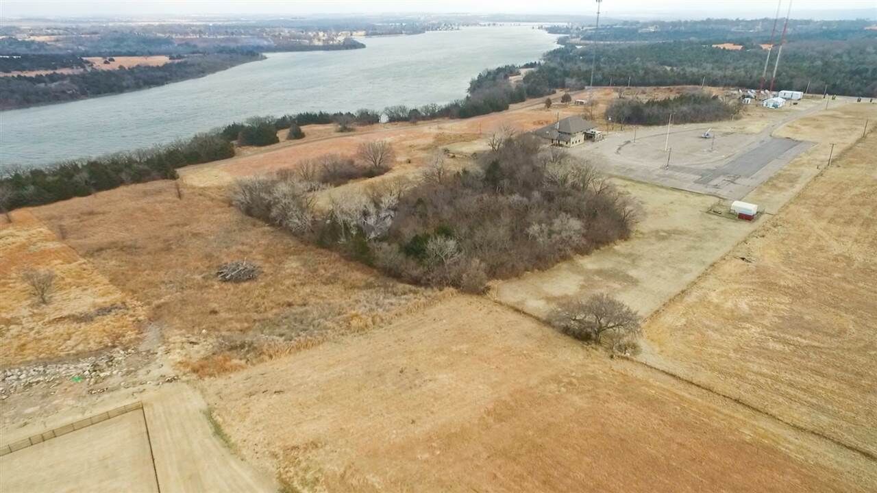 Property Photo:  3401 High Pointe Dr  OK 74604 