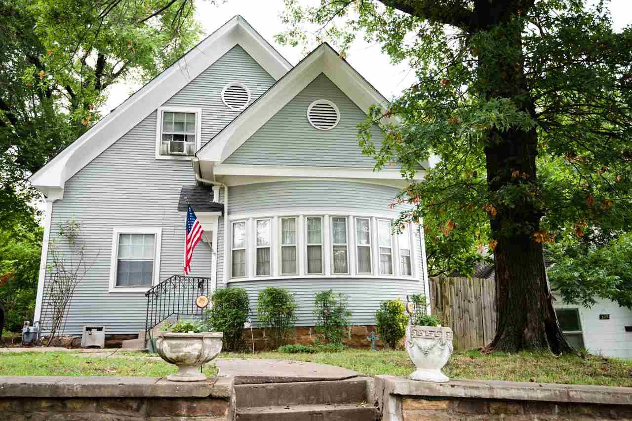 Property Photo:  305 E 12th Street  OK 74056 