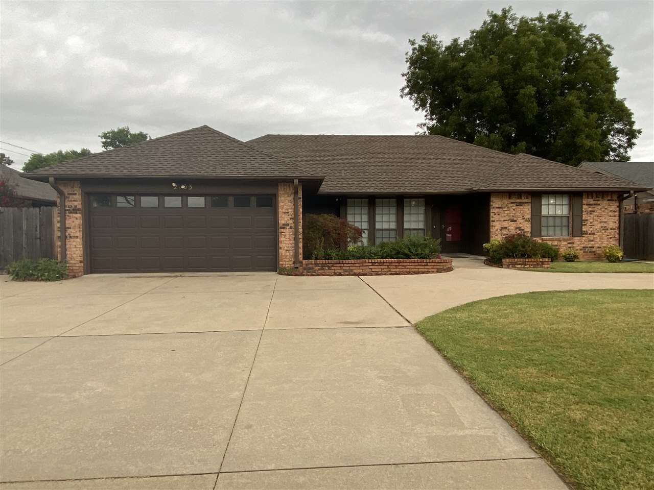 Property Photo:  2103 Donner  OK 74604 