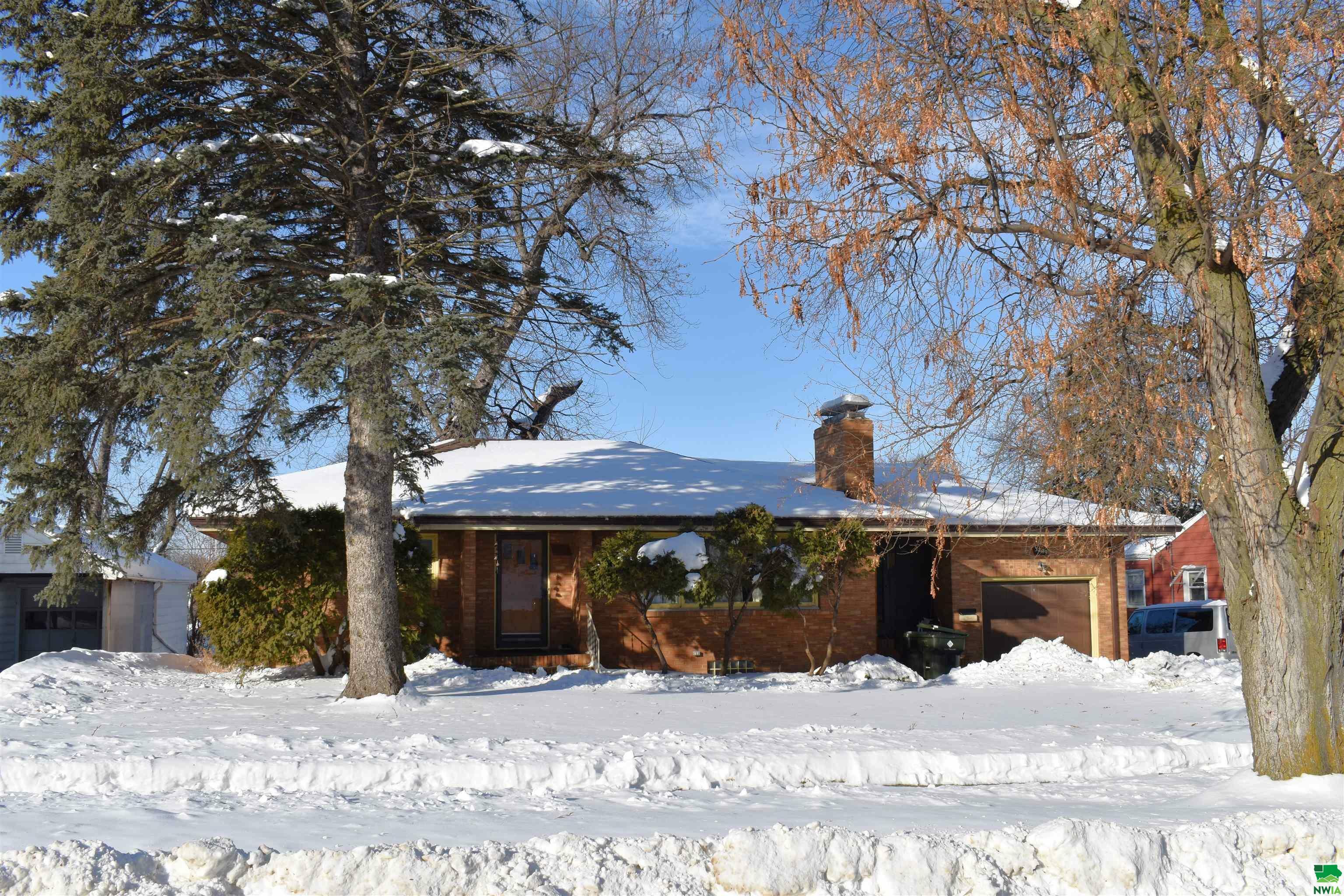 Property Photo:  3209 Grandview Blvd  IA 51104 