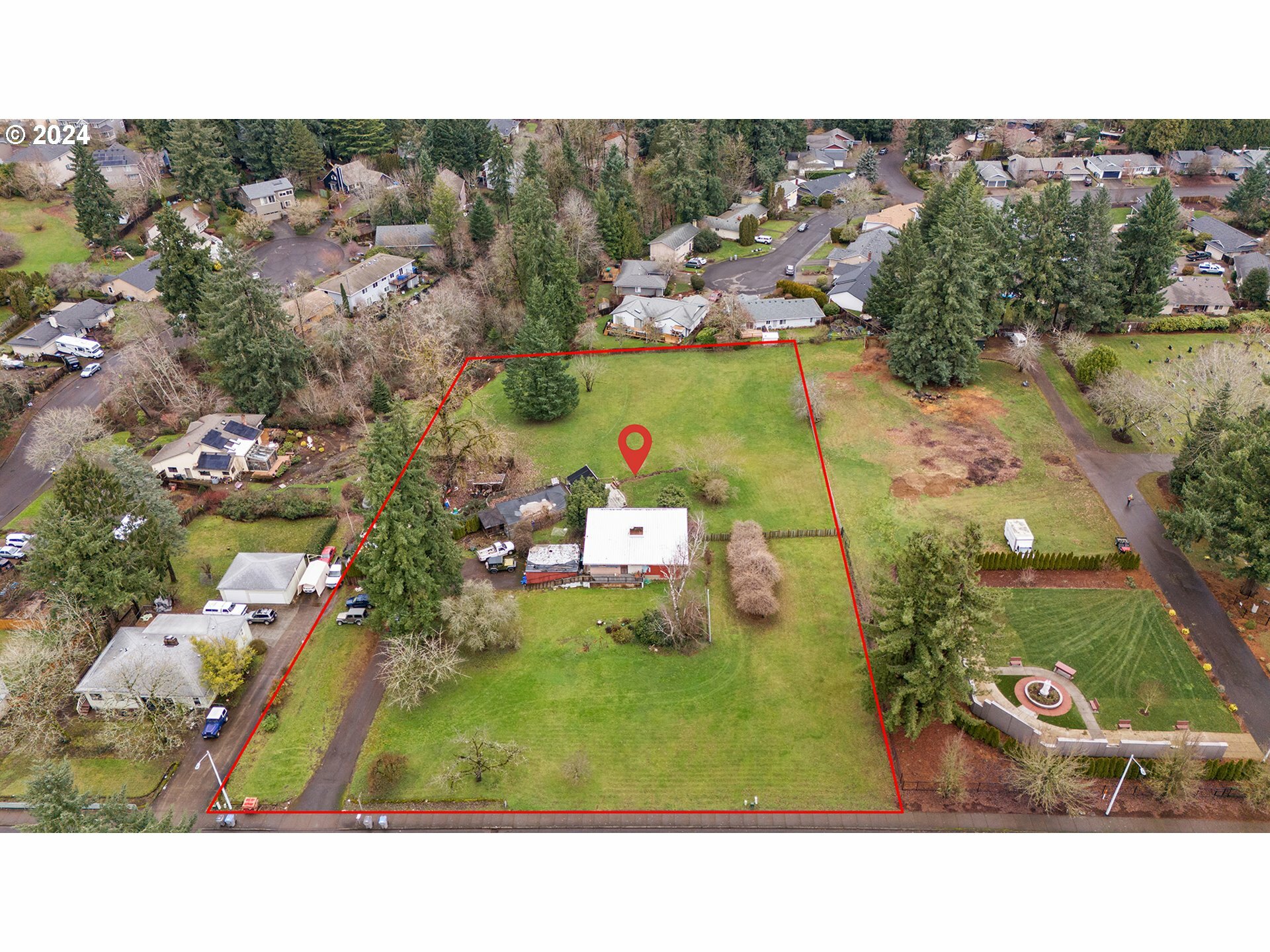 Property Photo:  11735 SW Gaarde St  OR 97224 