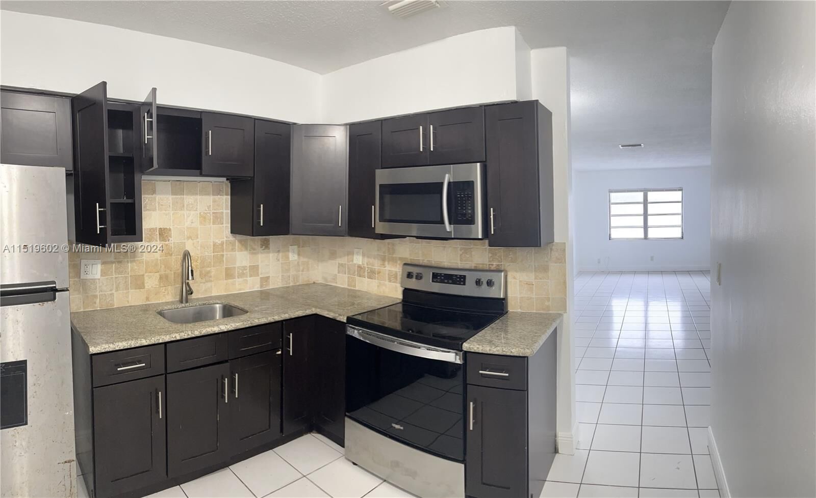 Property Photo:  1916 SW 11th St 30  FL 33312 