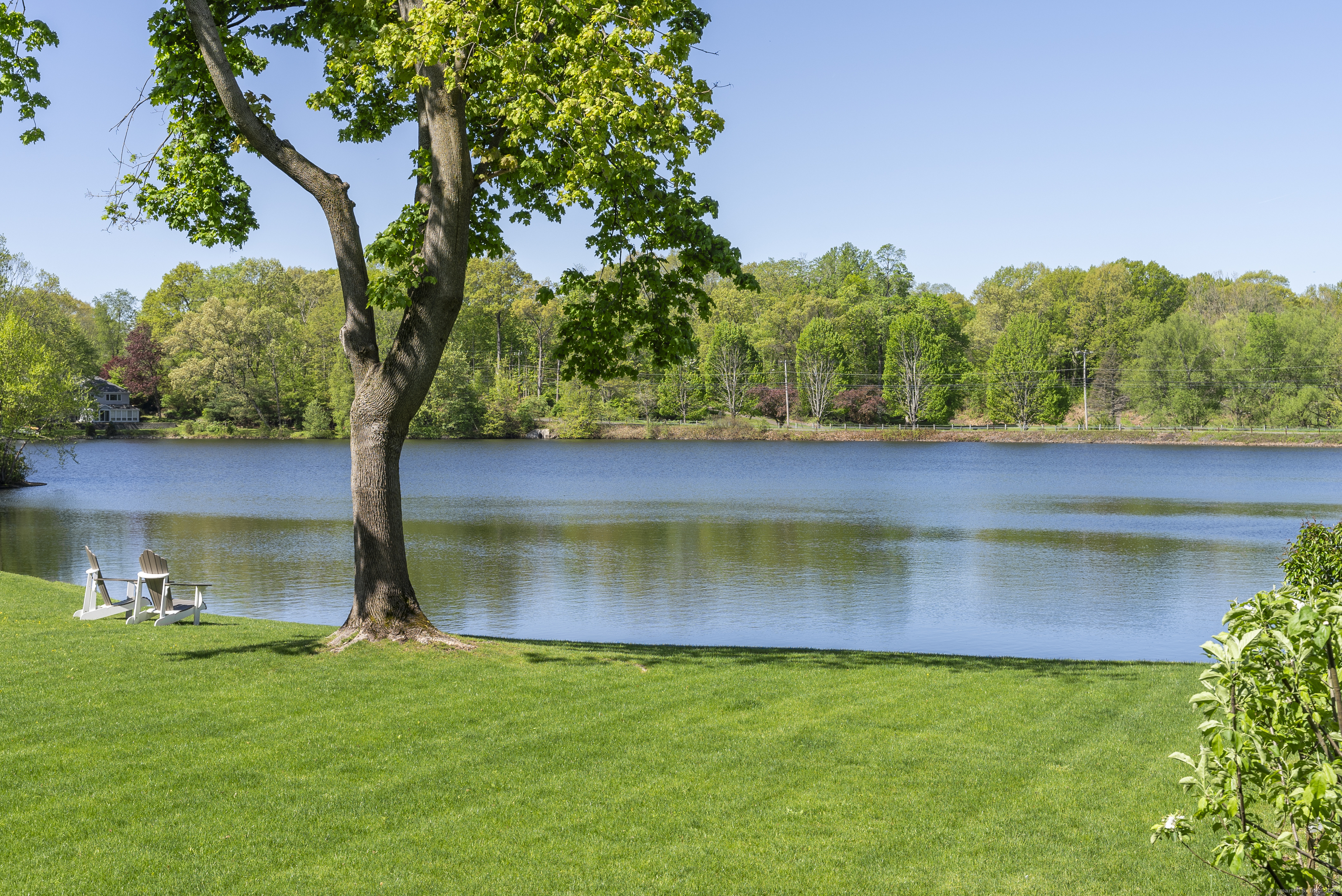Property Photo: 7 Waterside Lane CT 06107