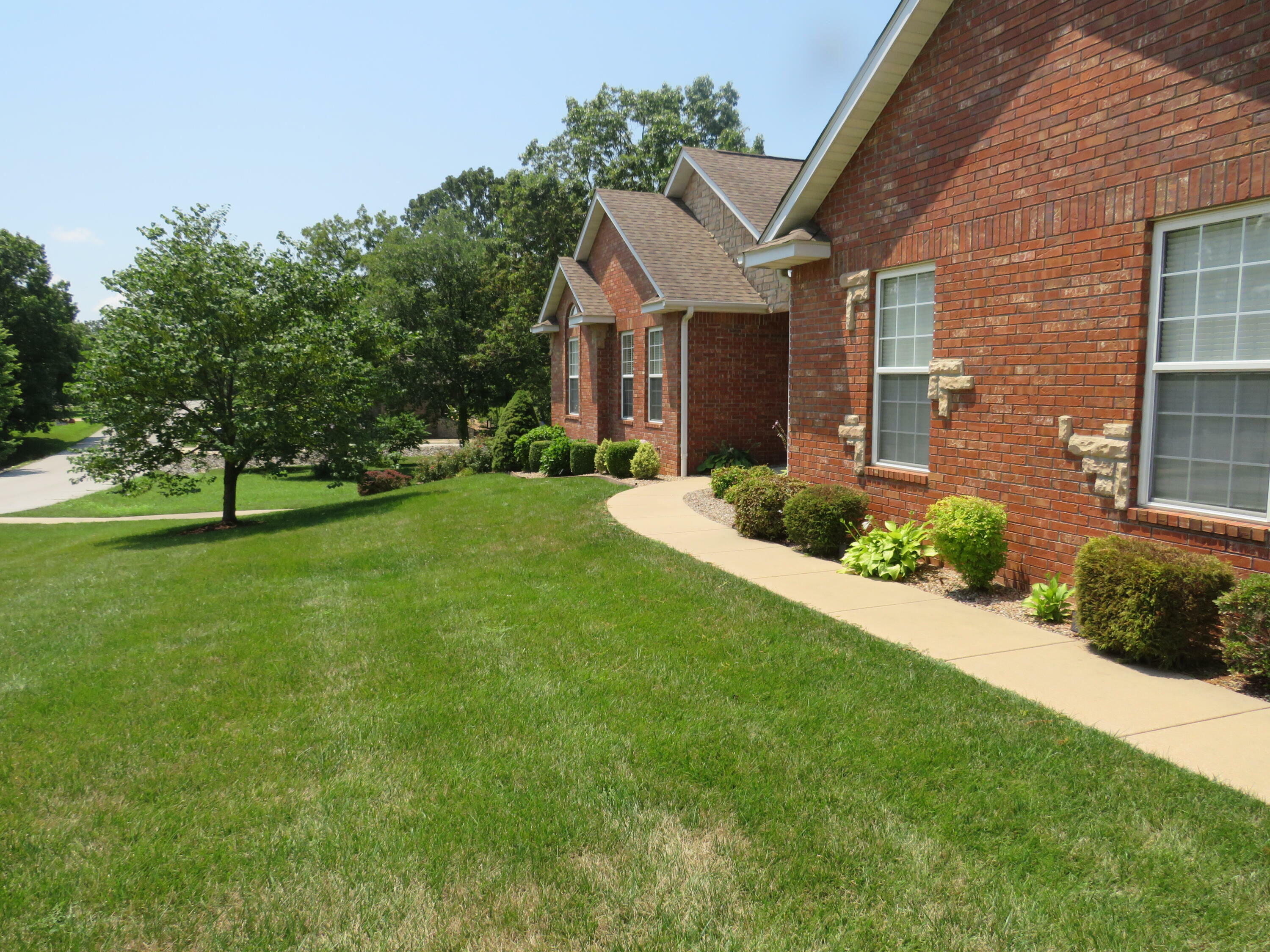 Property Photo:  501 Remington Drive  MO 65775 