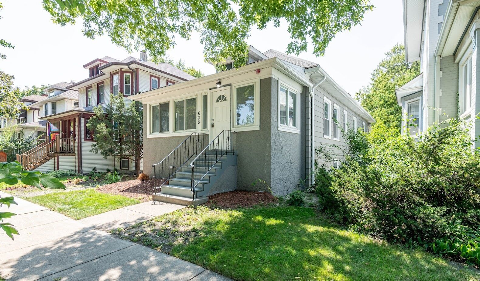 Property Photo: 635 S Harvey Avenue IL 60304
