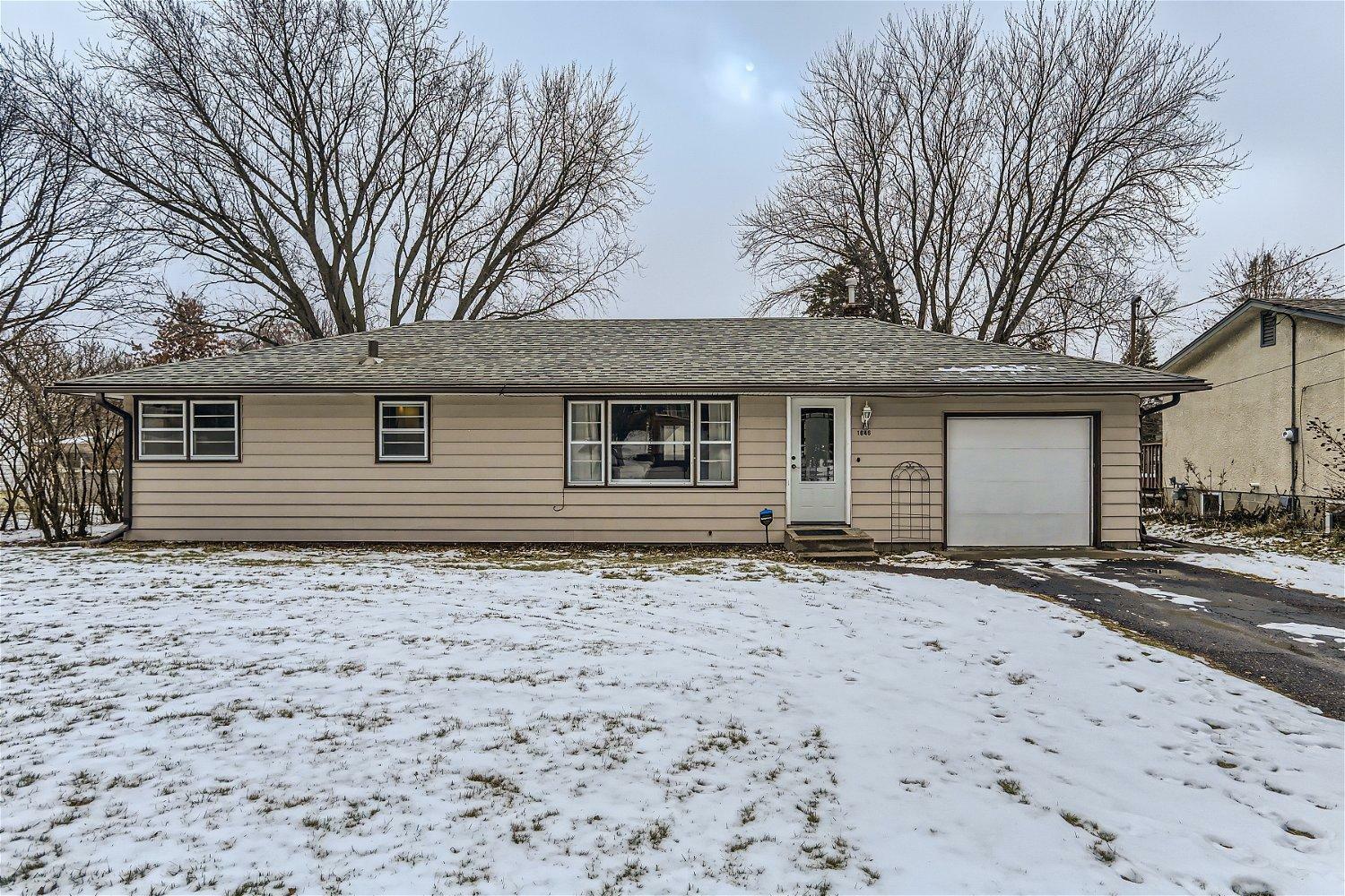 Property Photo: 1846 Radatz Avenue MN 55109