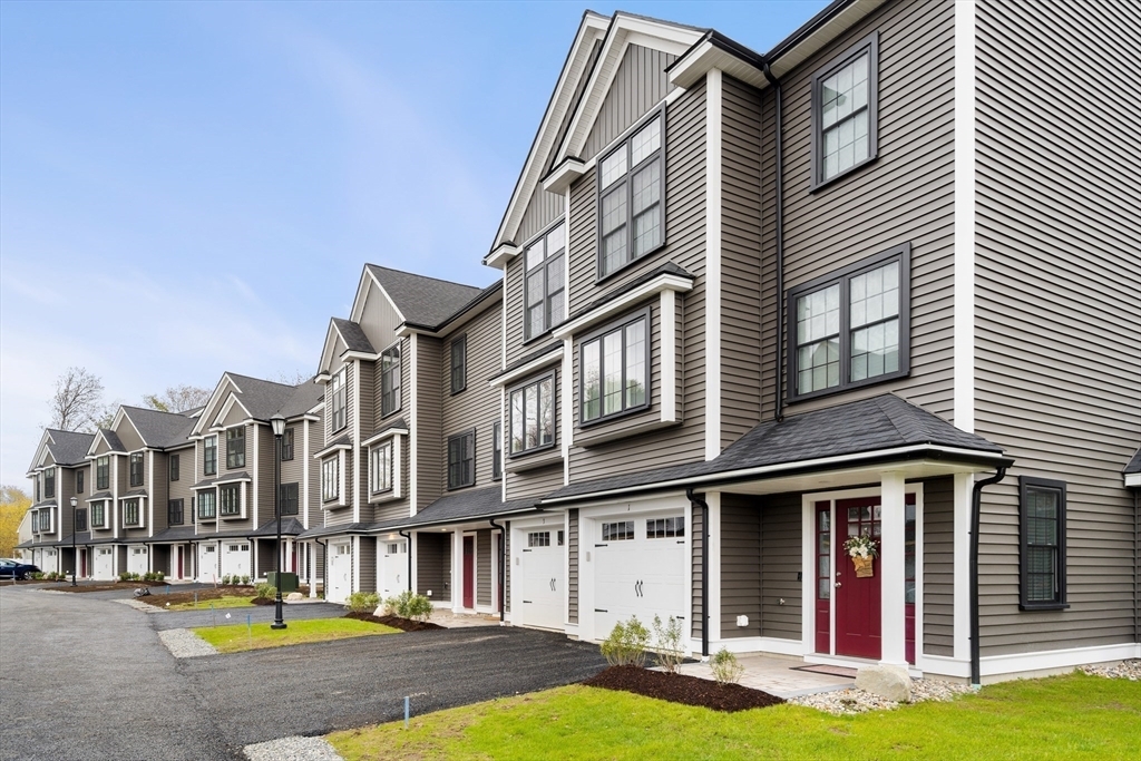 Property Photo: 168 Lowell St 3 (25) MA 01887
