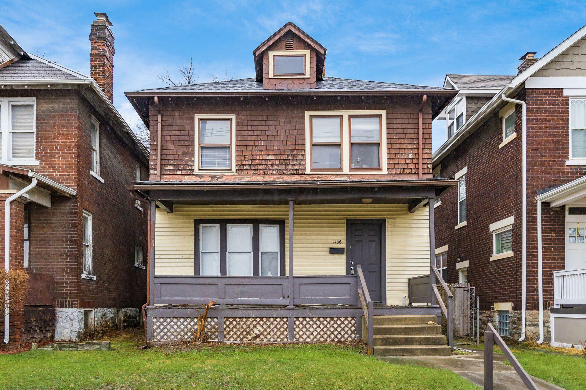 Property Photo:  1166 E Livingston Avenue  OH 43205 