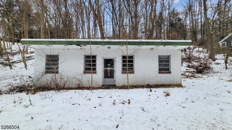 Property Photo:  58 Hollow Rd  NJ 08826 