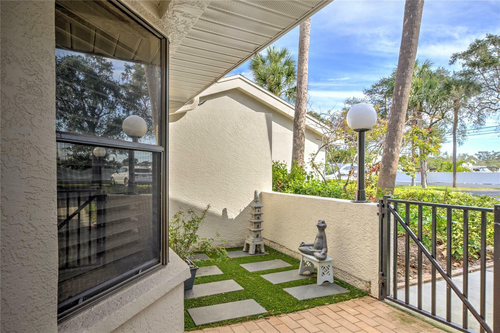 Property Photo:  1308 Pasadena Avenue S 8  FL 33707 