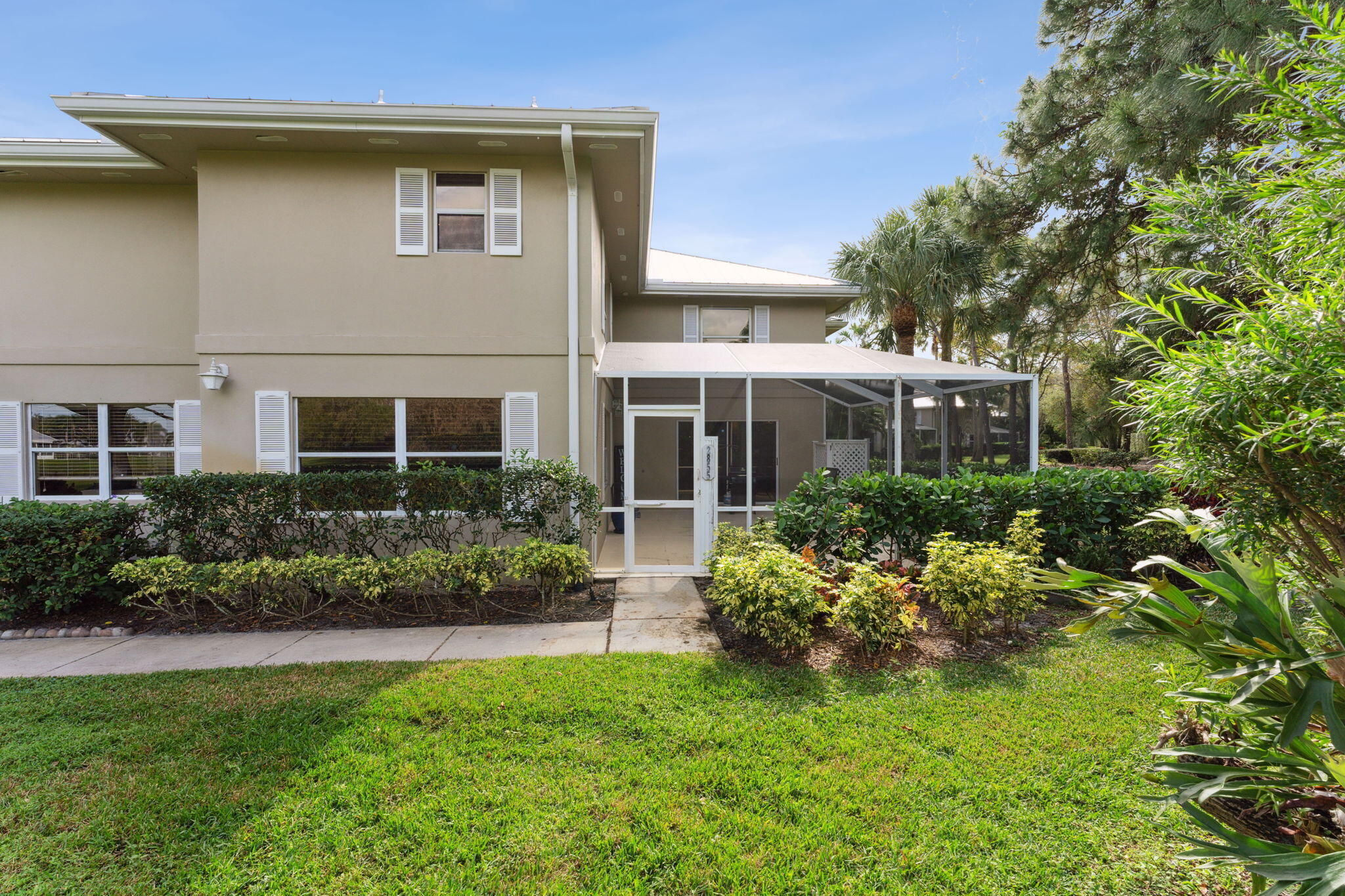 Property Photo: 2855 SW Lakemont Place FL 34990