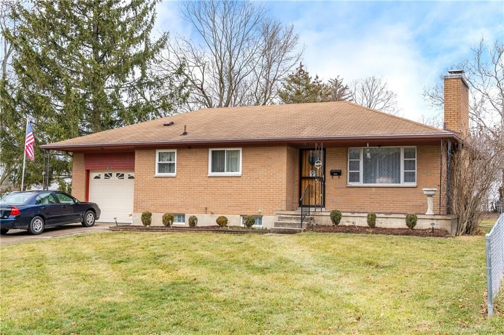 Property Photo:  2117 Cardinal Avenue  OH 45414 