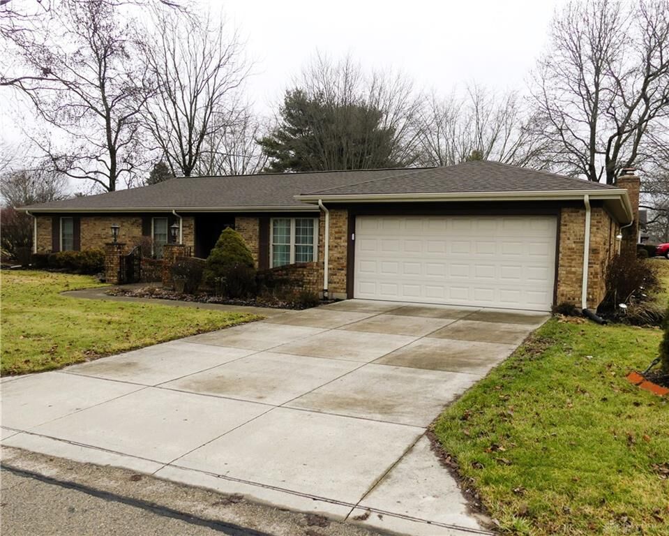 Property Photo:  920 Amlin Drive  OH 45385 
