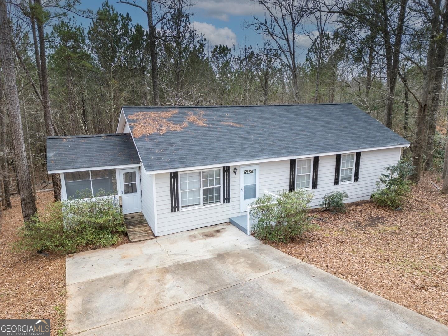 Property Photo:  697 Rocky Point Road  GA 30014 