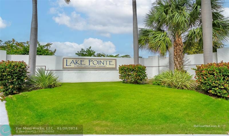 Property Photo:  206 Lake Pointe Dr 207  FL 33309 