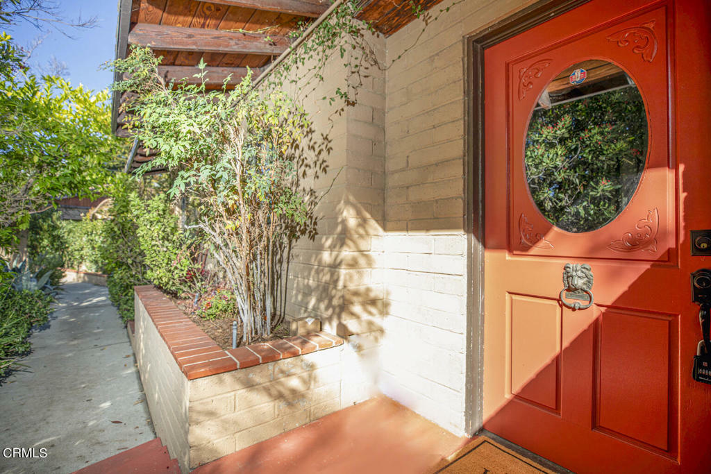 Property Photo:  10724 Plateau Drive  CA 91040 